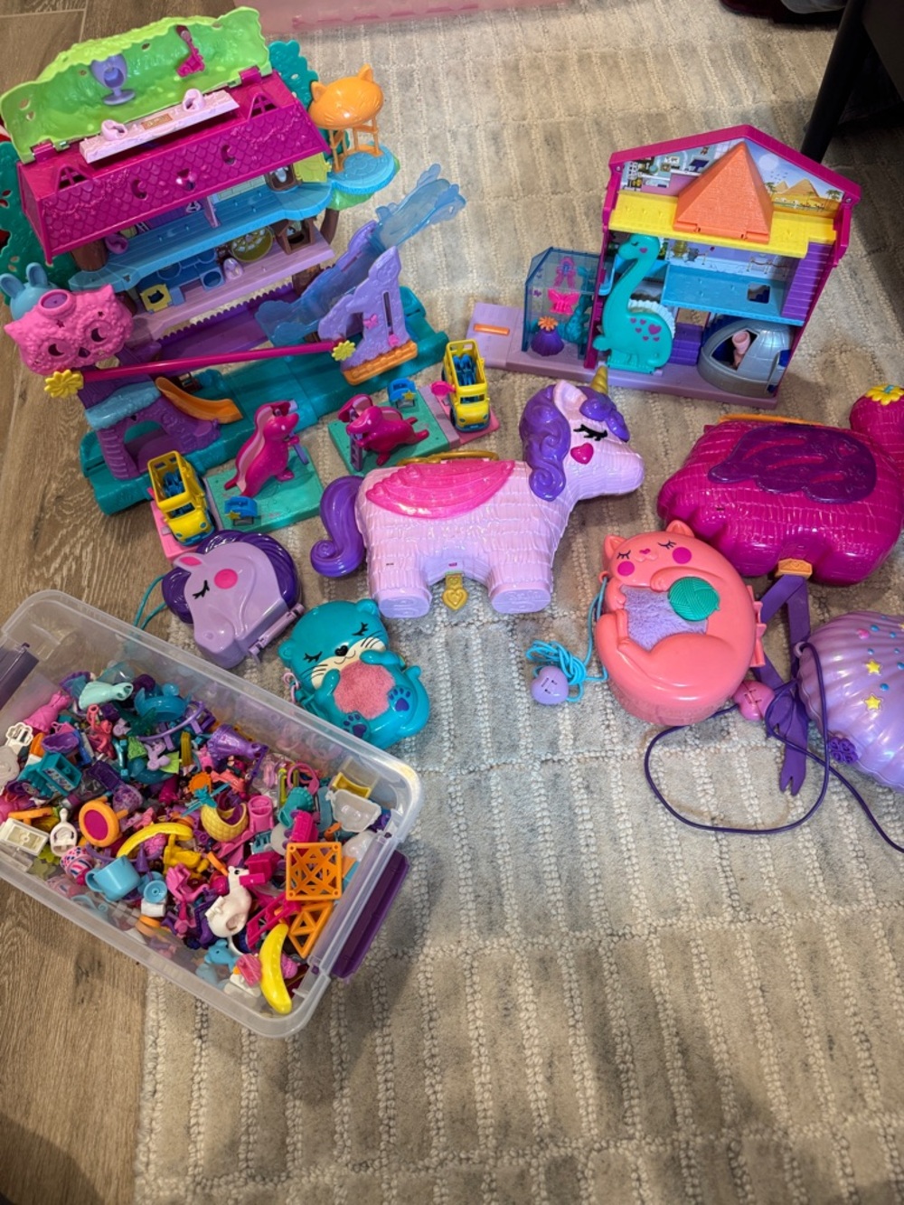 POLLY POCKETS- Assorted Kids Toys Playset - Mixed Figures and Accessories